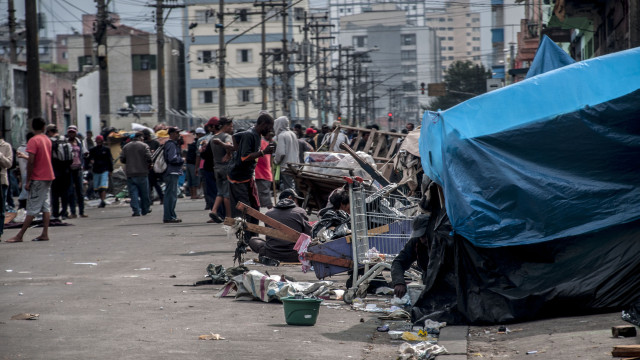 Após dispersão da cracolândia, preço dos imóveis caiu 27% em ruas afetadas