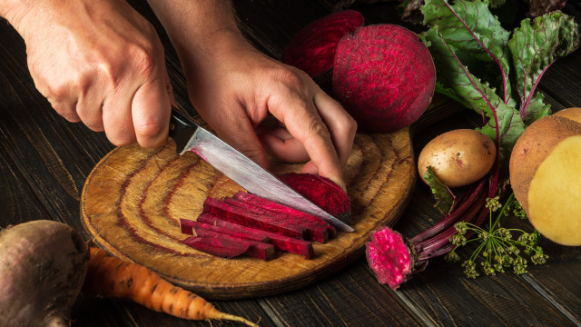 Quatro truques que vão facilitar a sua vida na cozinha