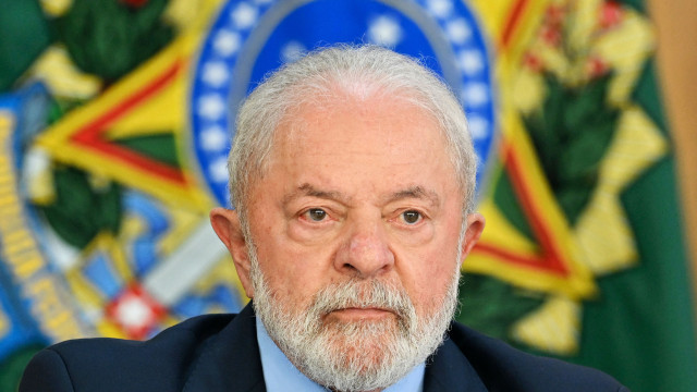 Lula diz que não dará ‘cavalo de pau’ na economia