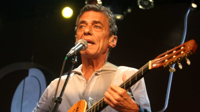 Chico Buarque deve receber R$ 4 milhões em direitos autorais de três editoras