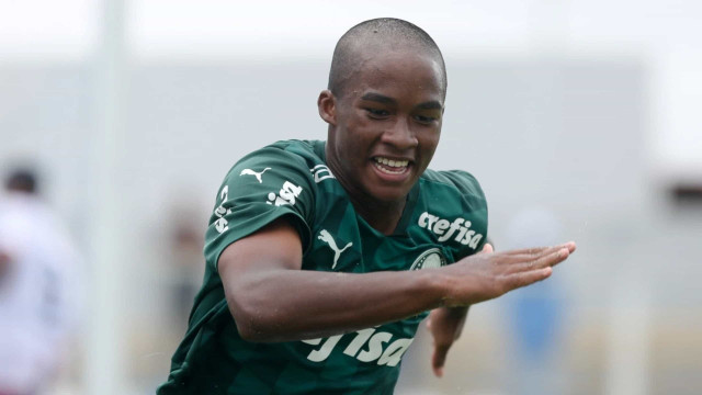 Endrick, do Palmeiras, entra em lista de jovens promessas do futebol mundial