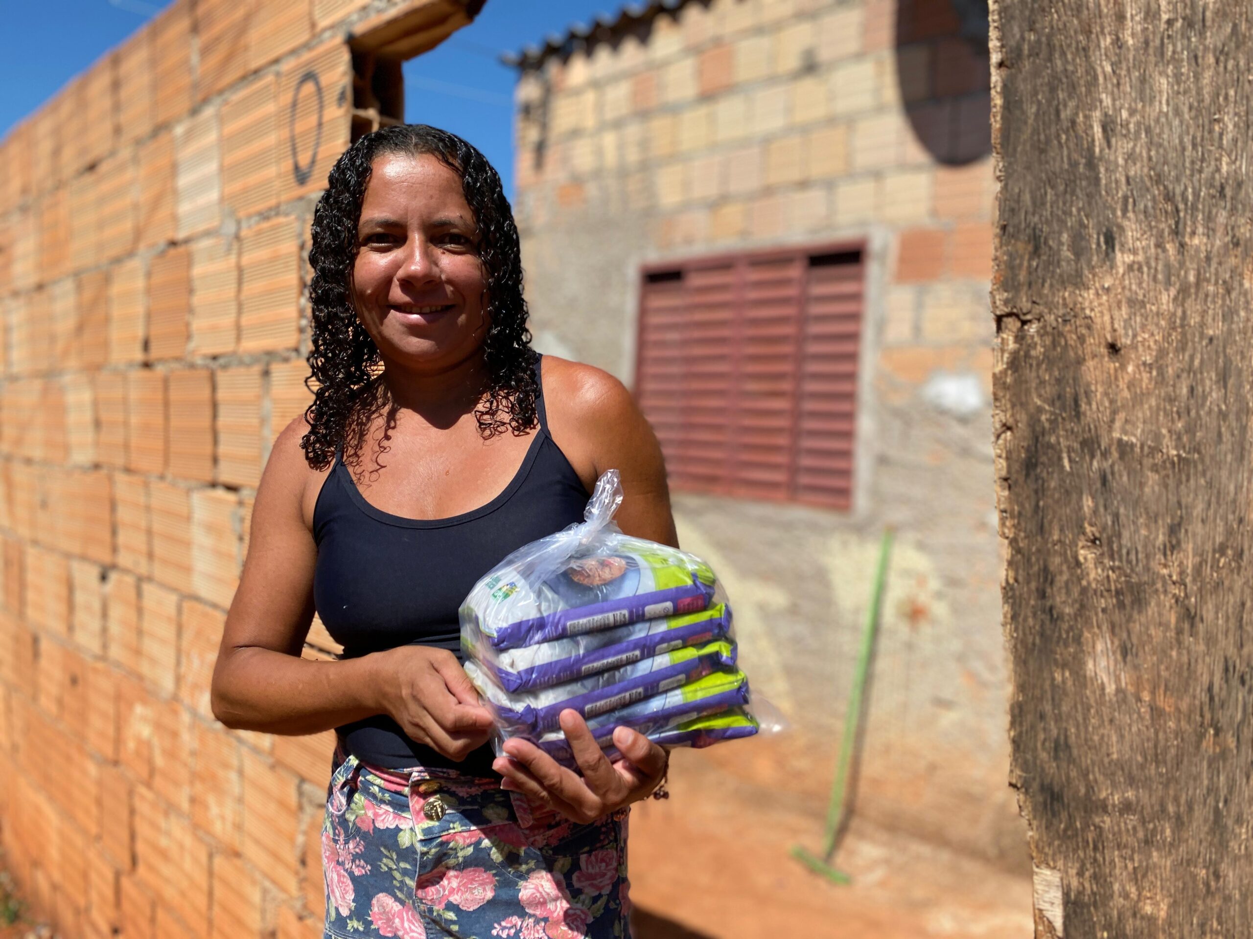 Goiás Social leva kits de alimentos a famílias de Luziânia e Valparaíso de Goiás