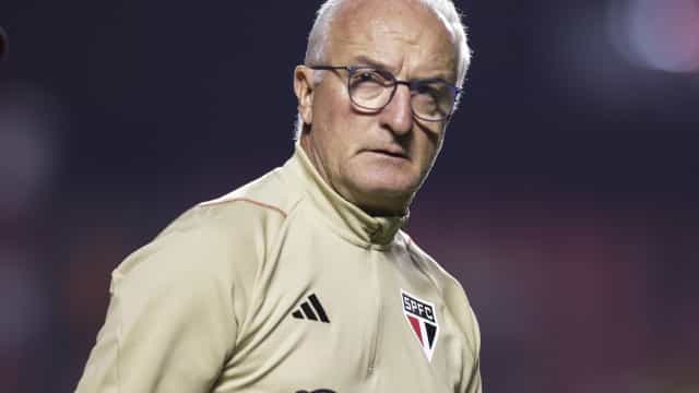 Dorival lamenta ‘interferência’ do árbitro na derrota do Maracanã e planeja Luciano com James
