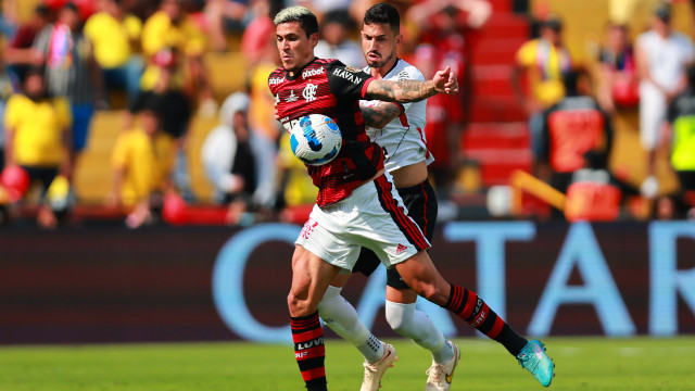 Flamengo enfrenta o lanterna e rebaixado América-MG de olho na liderança do Brasileirão