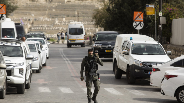 Jerusalém tem ataque a tiros; Israel e Hamas decidem prolongar cessar-fogo