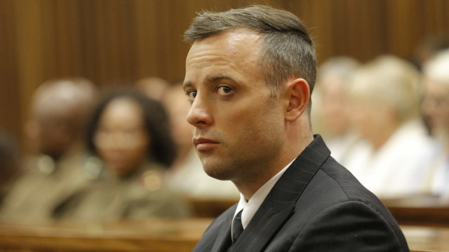 Oscar Pistorius, campeão paralímpico dos 100m, 200m e 400m, pode ganhar liberdade nesta sexta