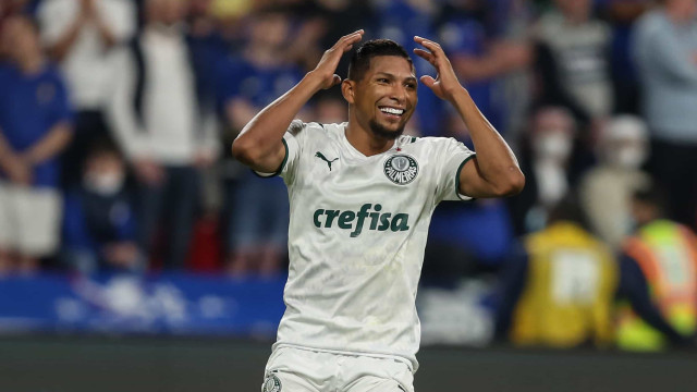 Rony tem suspeita de fratura e deixa Allianz durante Palmeiras x América-MG