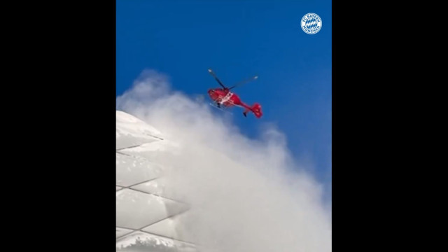 A peculiar forma que o Bayern adotou para retirar a neve da Allianz Arena