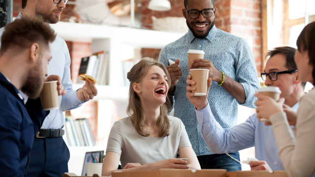 Amizade no trabalho: Como equilibrar o pessoal e o profissional