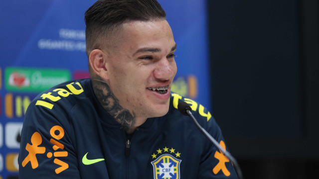 Ederson, da seleção e do Manchester City, é um dos goleiros indicados para o Prêmio The Best