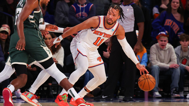 Knicks desencantam após nove derrotas diante do Milwaukee na NBA com show de Brunson