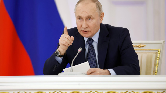 Putin garante em mensagem de Ano Novo que a Rússia "nunca recuará"