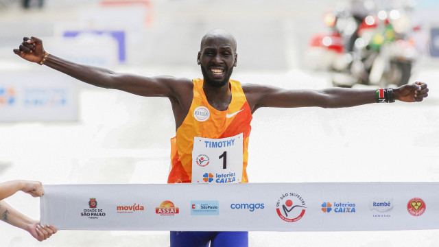 São Silvestre 2023: Timothy Kiplagat vence no masculino e Catherine Reline é bi no feminino