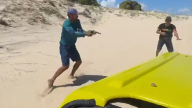 Turistas são vítimas de tentativa de assalto em buggy no Ceará; assista