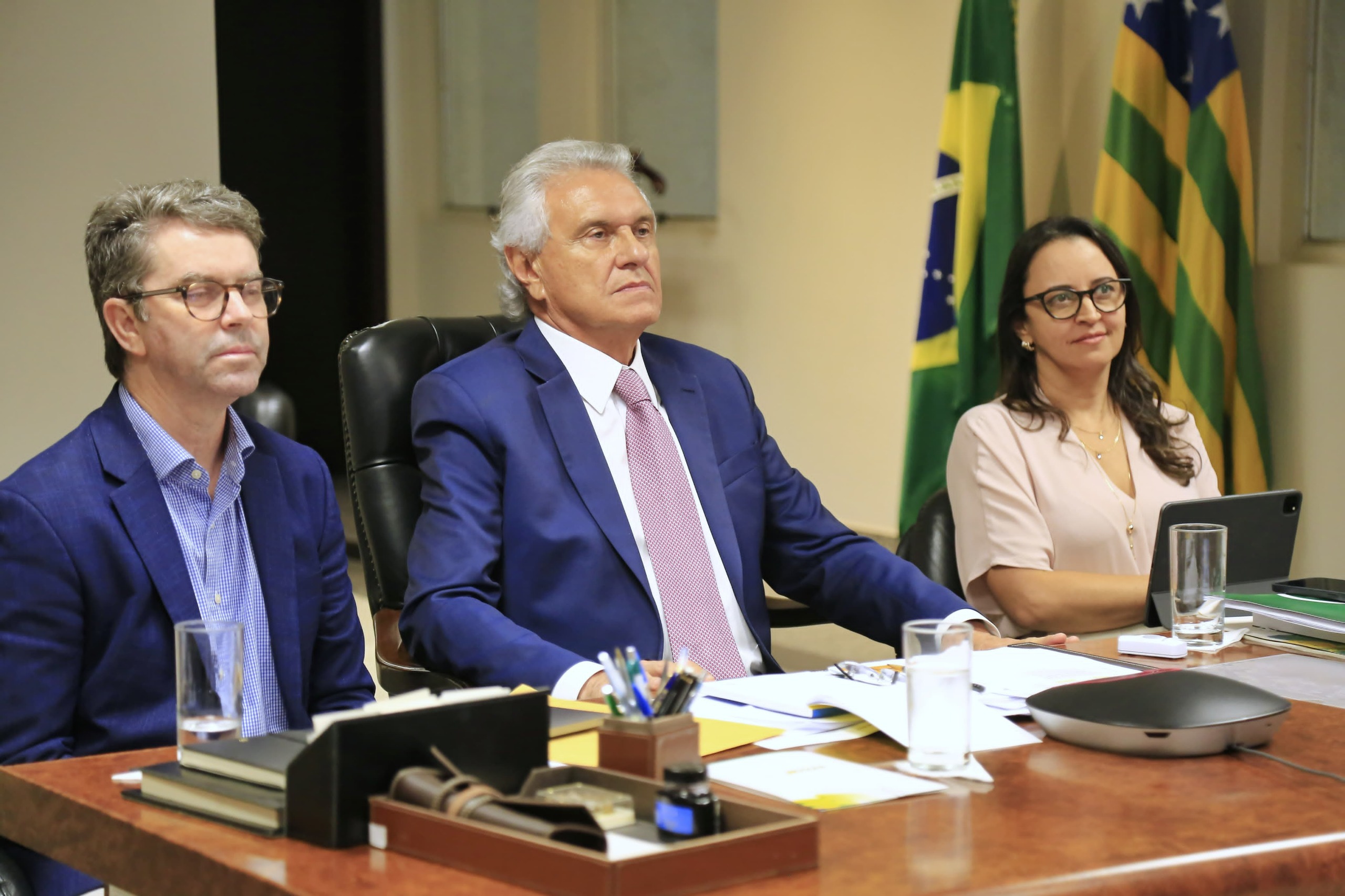 Caiado apresenta estratégias de combate à dengue e solicita apoio do Ministério da Saúde aos municípios