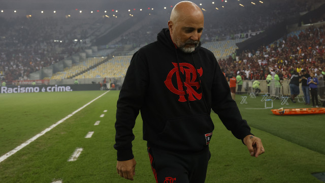 Fábio Santos diz que Sampaoli era insuportável: ‘Não dava bom dia’