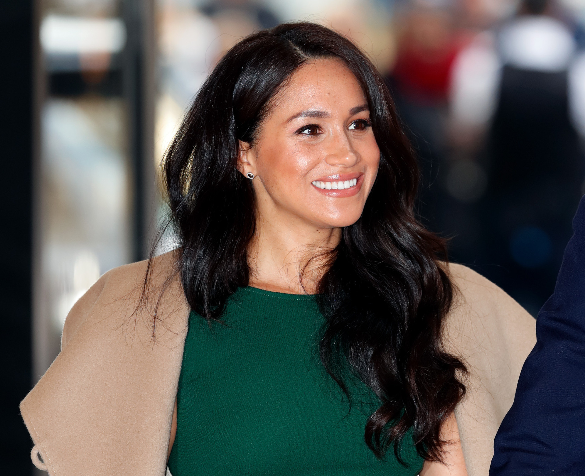 Meghan Markle faz uma mudança no visual e quase ninguém percebe; entenda