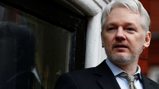 Assange pode assinar acordo com Justiça dos EUA para sair da cadeia, diz jornal