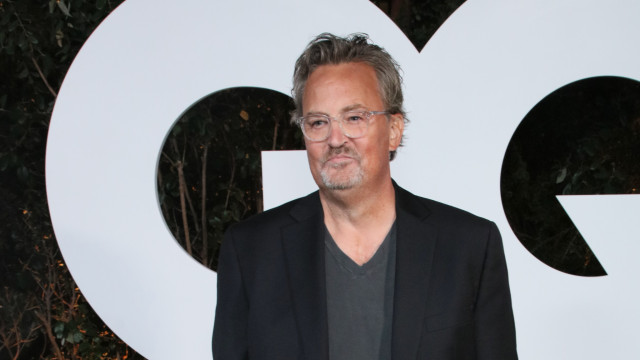 ‘Ex’ de Matthew Perry pede reabertura da investigação da morte do ator