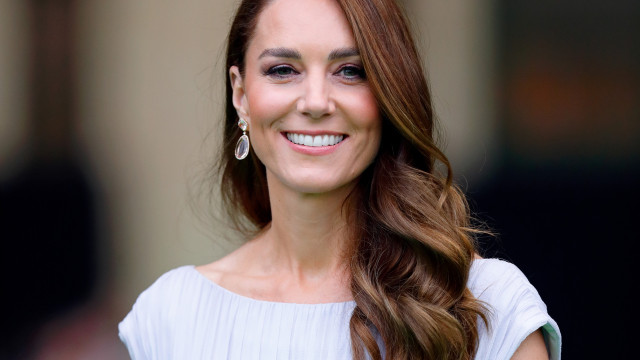 Kate Middleton doou cabelos para crianças com câncer antes de descobrir doença