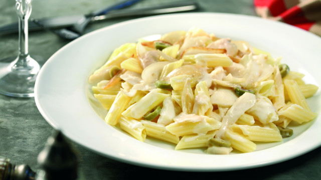 Receita de Páscoa: Penne com bacalhau desfiado