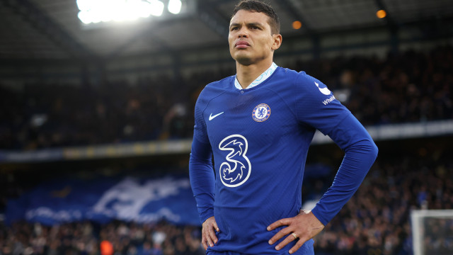 Thiago Silva chora em anúncio de saída do Chelsea no final desta temporada