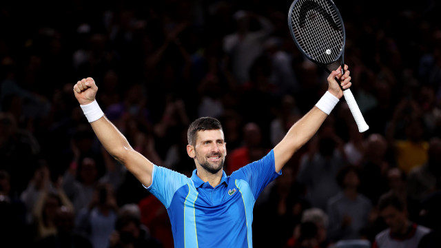 Djokovic elimina espanhol e mostra estar forte para brigar pelo título em Roland Garros