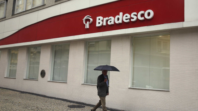 Homens disfarçados de dedetizadores roubam armas de vigias do Bradesco em SP