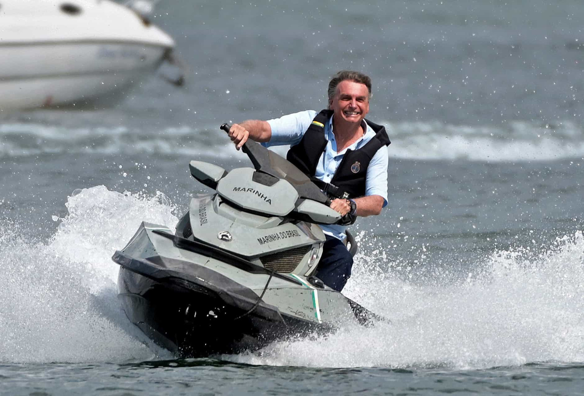 Lula rebate fake news sobre ação no RS e lembra de Bolsonaro em jet ski