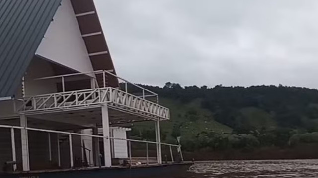 Restaurante flutuante de Porto Mauá é encontrado a 30 Km, no rio Uruguai