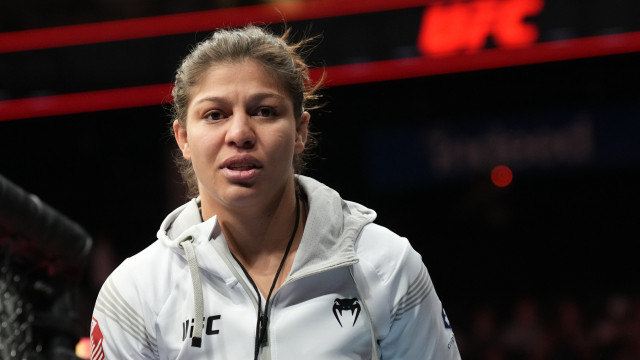 Brasileira Mayra Sheetara sofre corte grotesco e perde luta no UFC 303