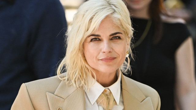 ‘Estou de coração partido’, diz Selma Blair após ser atacada por fãs de Anitta