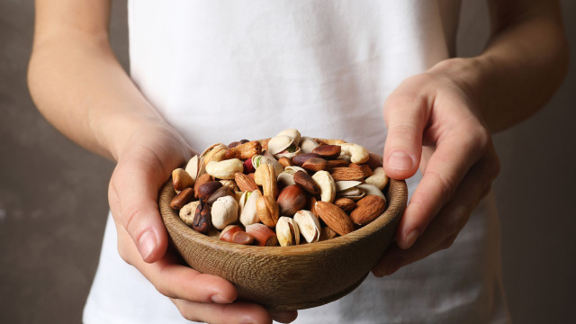 Para perder peso e diminuir o colesterol, aposte nestes sete alimentos