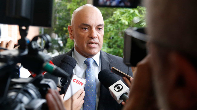 PF indicia três por calúnia contra ministro Alexandre de Moraes