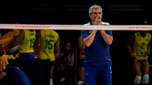 Zé Roberto revela orgulho com feito inédito da seleção feminina e diz: ‘Agora é outro torneio’