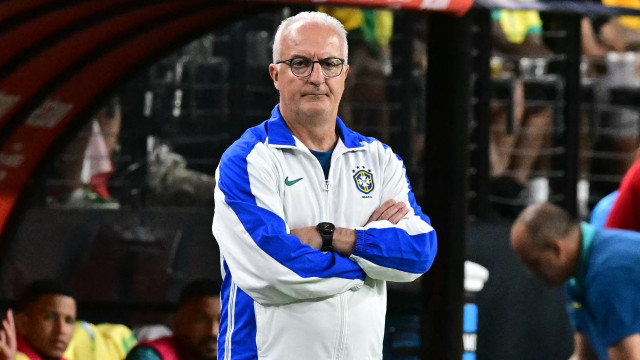 Dorival diz que 'nunca entra na roda' e defende postura antes de pênaltis na Copa América