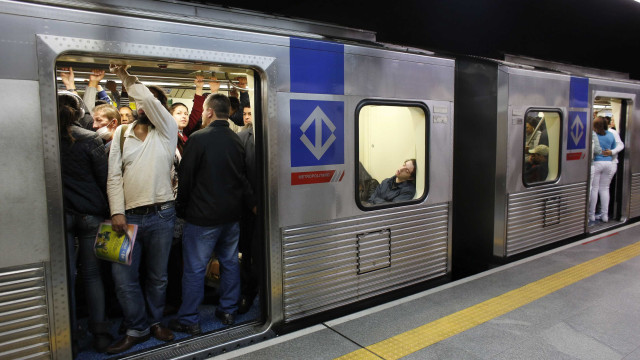 Homem é baleado após ter celular roubado dentro de estação do Metrô em São Paulo