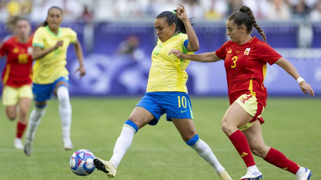 Marta é expulsa, Brasil perde da Espanha e ‘seca’ rivais para avançar no futebol em Paris-2024