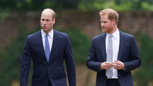 Príncipes William e Harry estão de luto pela morte de um tio