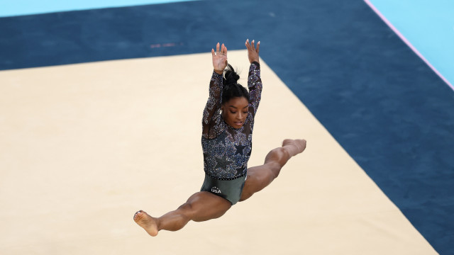 Simone Biles brilha em volta aos Jogos Olímpicos