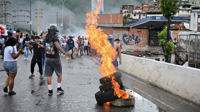 Venezuela vive momento crítico após eleições; veja imagens dos protestos