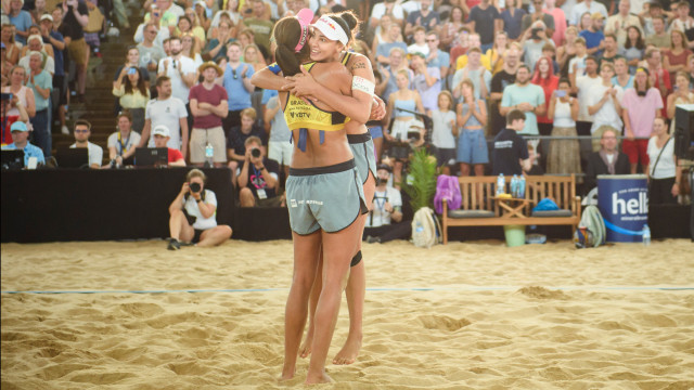 Ana Patrícia e Duda avançam às quartas do vôlei de praia em Paris-2024