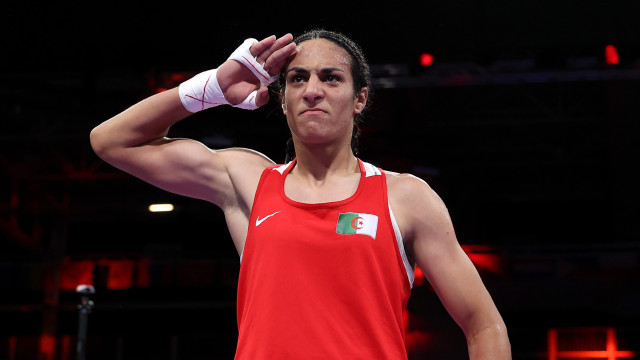 Argelina, alvo de polêmica por gênero, conquista ouro no boxe