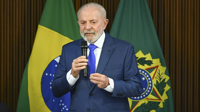 Lula volta a criticar venda da Eletrobras por Bolsonaro: 'Crime de lesa pátria'