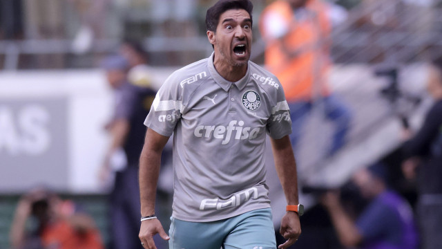 Por que VAR do Brasil criticado por Abel Ferreira é 'arcaico' e diferente da Fifa