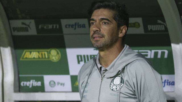 Abel Ferreira consegue efeito suspensivo no STJD e poderá comandar o Palmeiras no Brasileirão