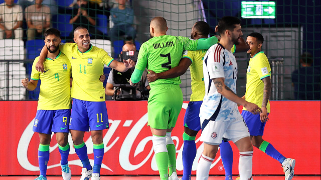 Brasil goleia Costa Rica e avança às quartas de final da Copa do Mundo de futsal