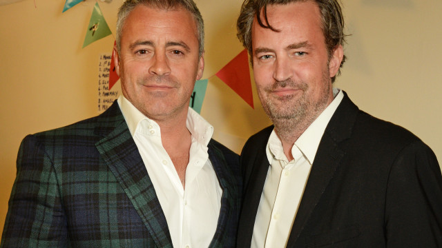 Elenco de Friends está preocupado com Matt LeBlanc após morte de Matthew Perry