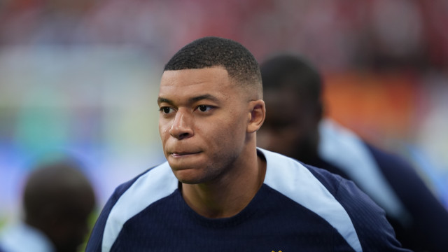 Mbappé recusa oferta da Liga Francesa por mediação de disputa por dívida de R$ 342 mi com o PSG