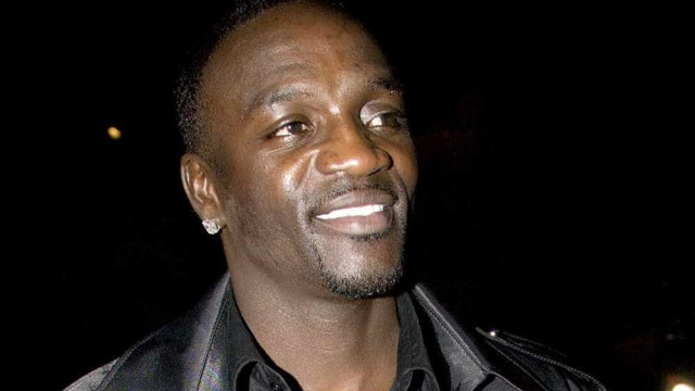 'Playback ruim e DJ da Shopee': Akon reposta crítica de fã após Rock in Rio